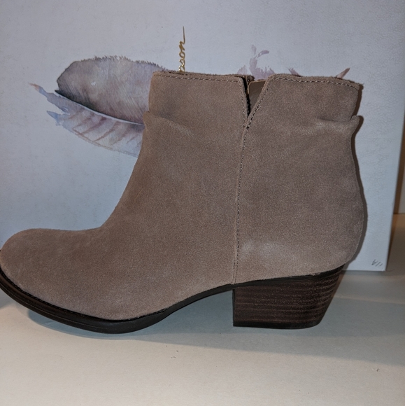 Jessica Simpson booties - Picture 2 of 5